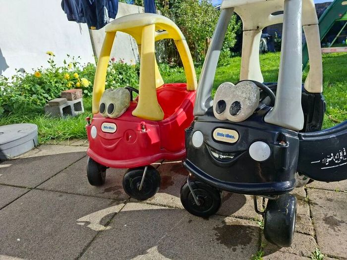 2 Little Tikes cars