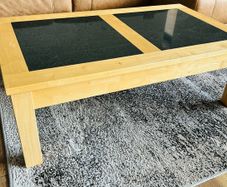 Coffee table 122W x 70D x 40H