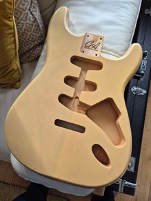 Stratocaster body brand new nitro finish