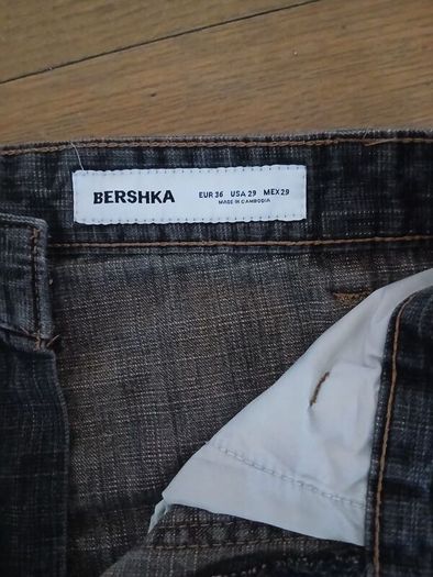 Baggy jeans by Bershka EU 36