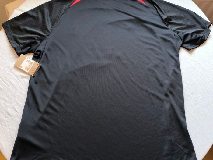 New 2022/23 Liverpool Training Performance Jersey Size XXL Adults - New with tag -