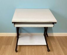 Compact Computer Desk / Study Desk with Pull Out Keyboard Tray & Castor Wheels