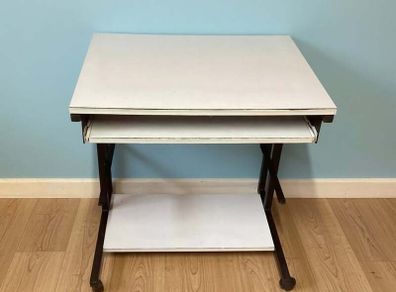 Compact Computer Desk / Study Desk with Pull Out Keyboard Tray & Castor Wheels