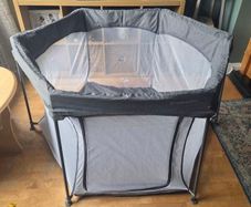 Play pen