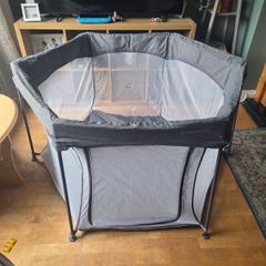 Play pen