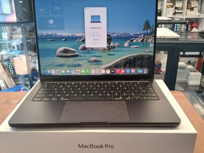 MacBook Pro 17,2/ M5 (10-CPU 10-GPU) /16GB Ram/512GB SSD/14  Battery health :100%