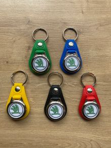 Brand new synthetic leather Skoda keyring with shopping trolley token/coin
