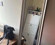 freestanding mirror
