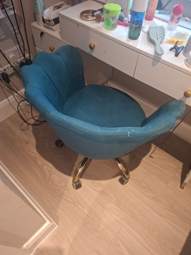 Desk vanity chair