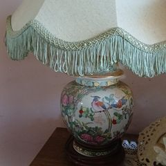 Beautiful Vintage Chinese-style Porcelain Table Lamp With Fringed Shade