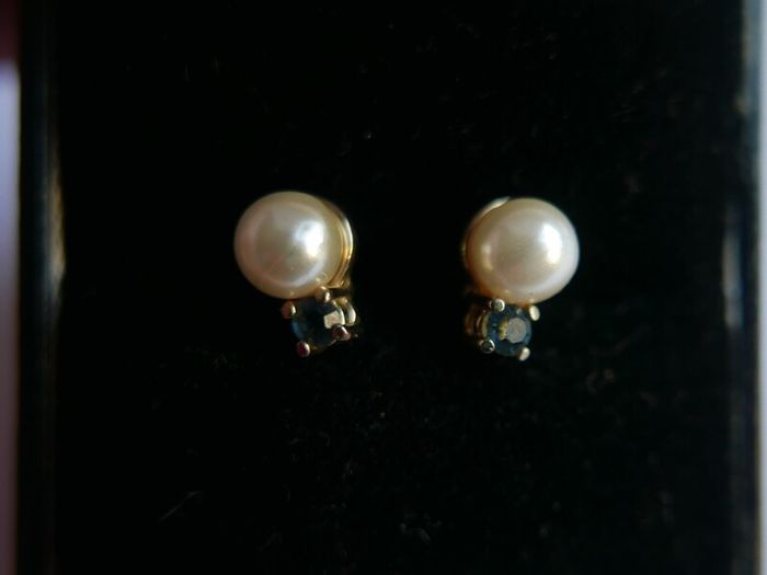 Vintage Pearl & Topaz Stud Earrings in 9ct Yellow Gold Plated