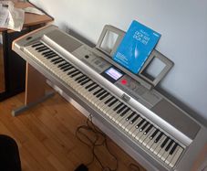 Yamaha Portable Grand Keyboard/Digital Piano