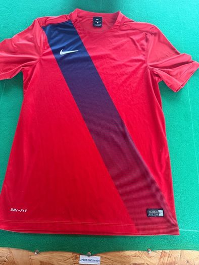 Nike elasric t-shirt sportswear top size S
