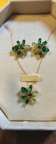 Swarovski stunning green necklace and matching earrings set.