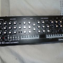 Roland SE-02 Boutique Analog Synth