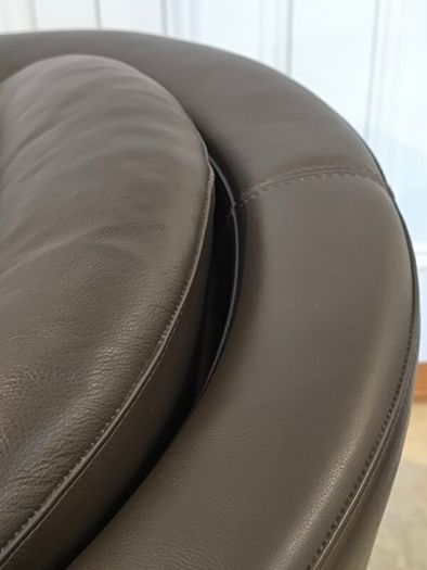 Original Natuzzi Italia "Liu" Leather Swivel Armchair - Excellent Condition