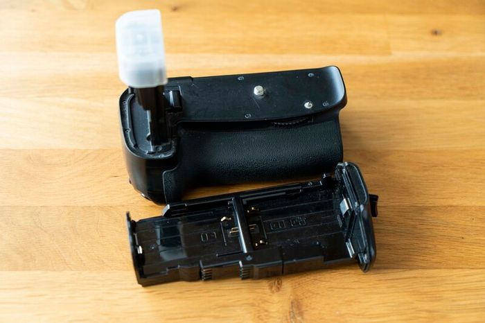 Camera battery grip for Canon 60D