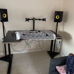 Adam Hall SKDB 039 - Monitor Speaker Stands x2 (New)