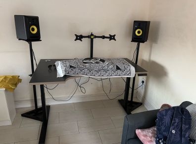 Adam Hall SKDB 039 - Monitor Speaker Stands x2 (New)