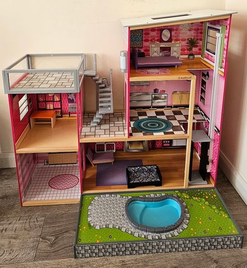 Wooden Dolls House: 3-storey, 4-foot KidKraft Uptown Model
