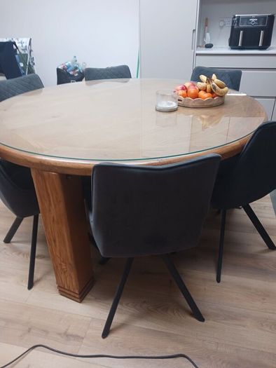 Kitchen table