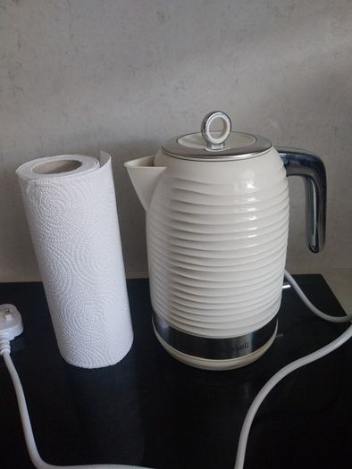 Russell Hobbs Cream kettle