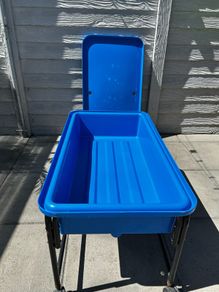 kids water / sand table