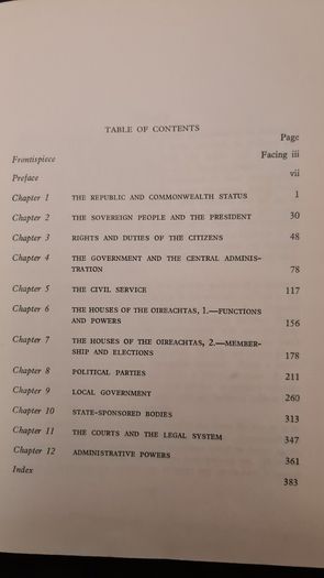 A Source Book Of Irish Government. By Basil Chubb. Published By Institute Of Public Administration. 1964. Hardback In Good Condition. 32.