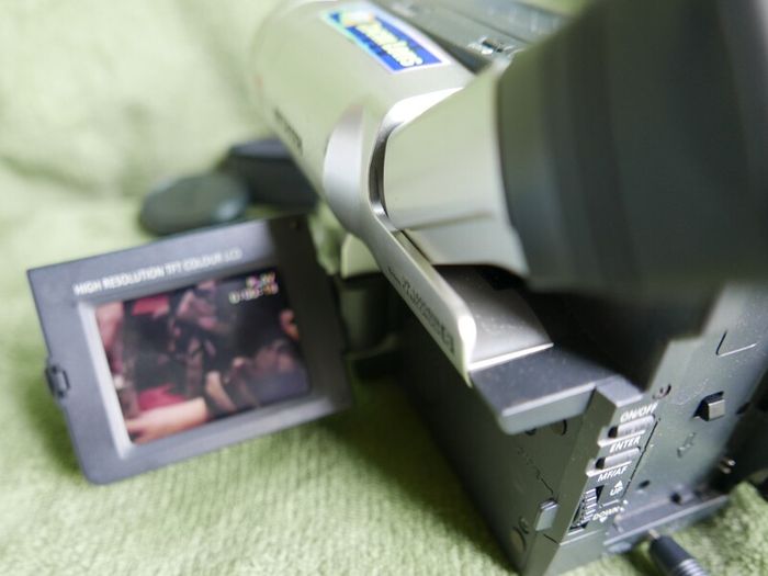 Samsung VP-L600 8mm Video Camera Silver 2.5" LCD 500x Zoom