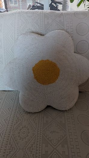 Daisy Cushion
