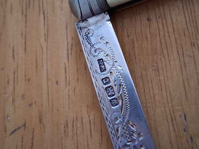 Sterling silver hallmarked mother of pearl Fruit Knife