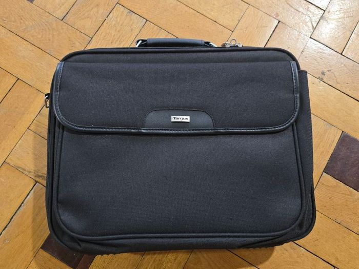 laptop bag  TARGUS (like NEW)