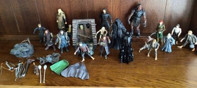 Collection of Lord of the rings figures and some accessories