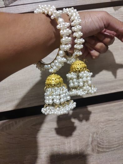 beautiful pearl bracelet