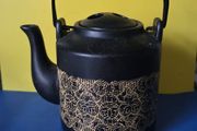 Tea pot