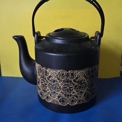 Tea pot