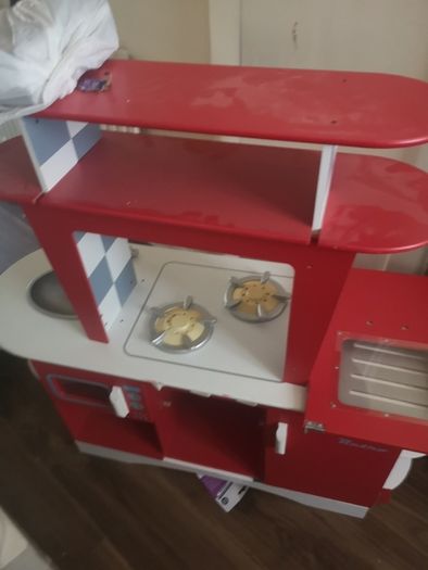 Toy kitchen