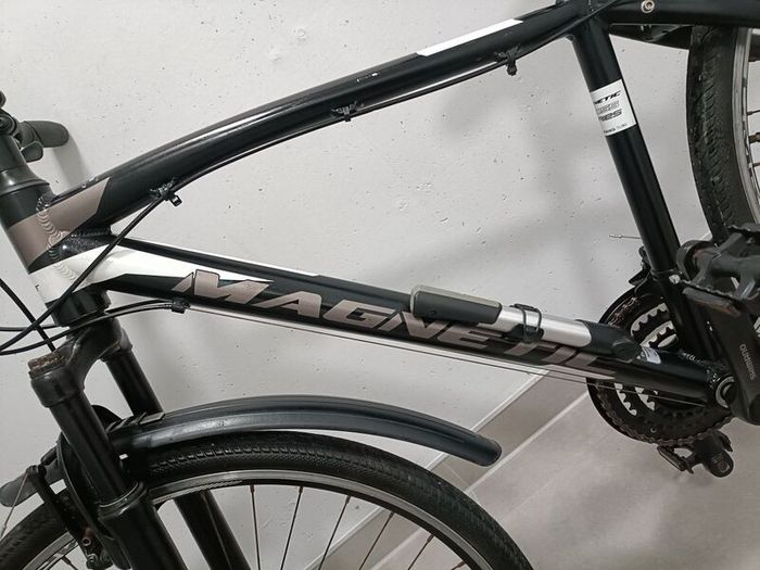 hybrid bicycle size M.