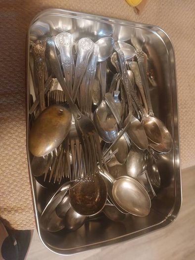 Tin of old Cutlery