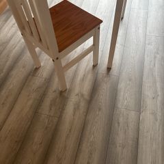 kitchen table and 4 chairs
