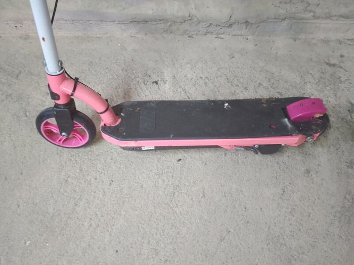 Go Skitz VS100 Electric Scooter