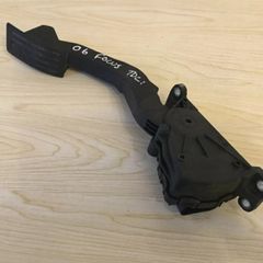 Throttle pedal