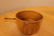 Retro kitchenware ceramic bowl with handle