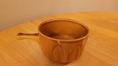 Retro kitchenware ceramic bowl with handle