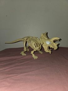 Zuru Smashers Epic Dino Egg Collectibles Series 3 Skeleton Triceratops Figure