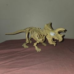 Zuru Smashers Epic Dino Egg Collectibles Series 3 Skeleton Triceratops Figure