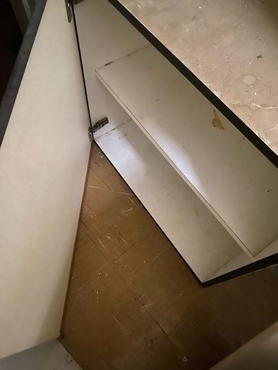 Wall cabinet