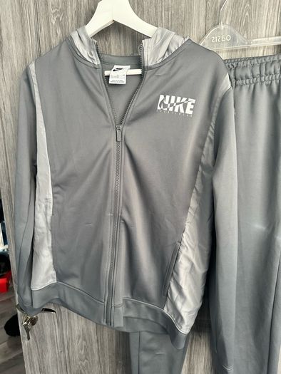Nike Tracksuit - Boys XL