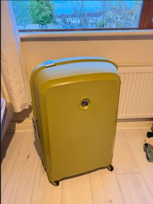 Large 20kg Hardshell Suitcase