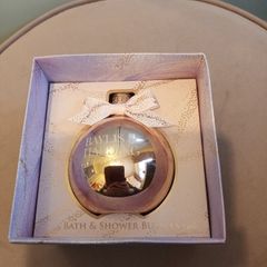 Baylis and Harding beauty bauble